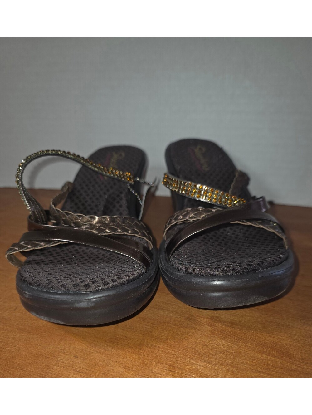 NWT. Skechers wedge sandals size 8